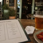 Brasserie Gaillac : verres à bière et tapas sur une terrasse conviviale