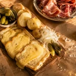 Vin accompagnant une raclette, blanc sec avec raclette